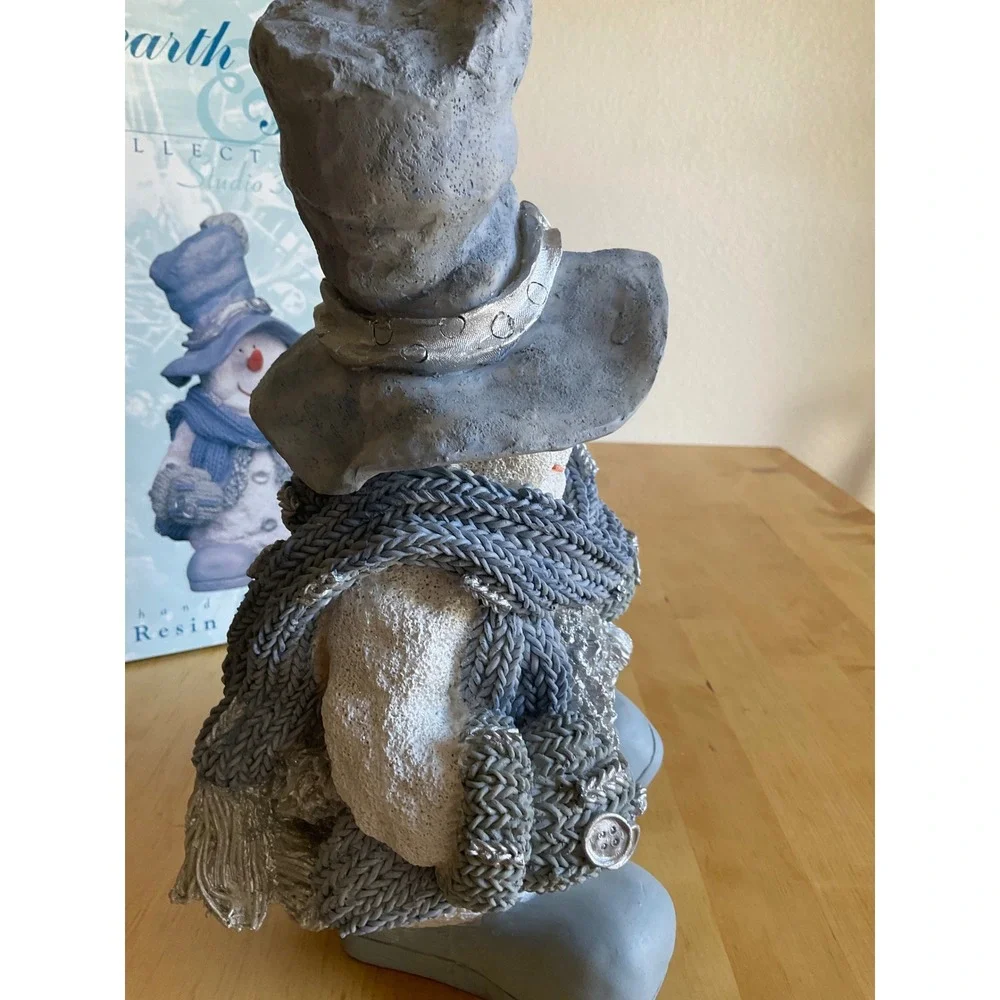 Earth & Home Collectibles Studio 33 Resin Snowman Figurine Blue Silver 10.5 Inch